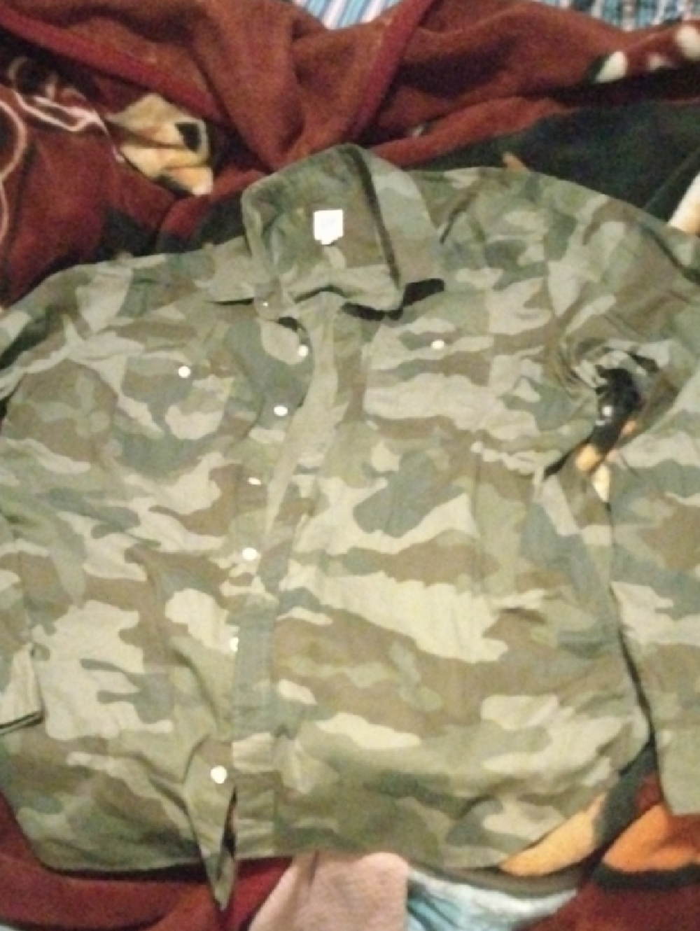 Men's Camouflage Button-Up Shirt- Olive Camo XL. New w/ No Tag. NWT